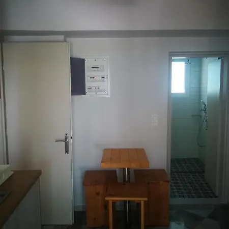 Kouros Hill Xirokástellon