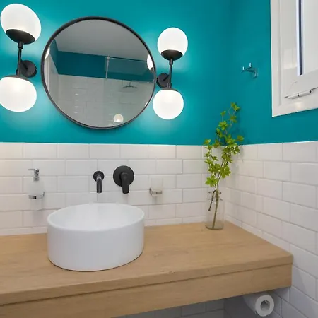 Kouros Hill * Xirokástellon