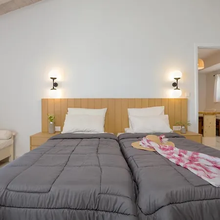 Kouros Hill Xirokástellon