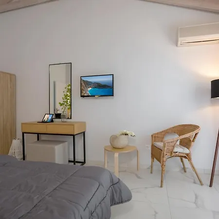 Kouros Hill Aparthotel