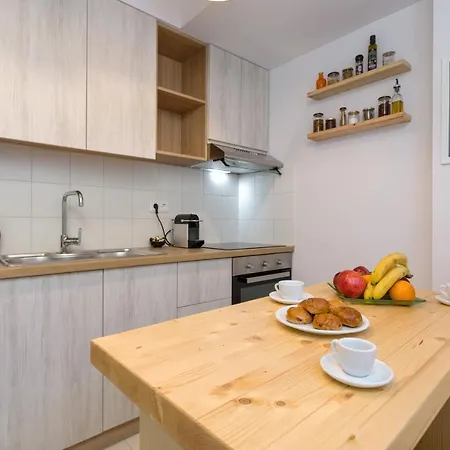 Kouros Hill Aparthotel