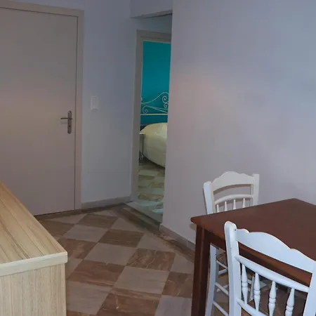 Kouros Hill Apart-hotel Xirokástellon