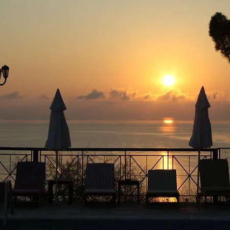 Apart-hotel Kouros Hill *