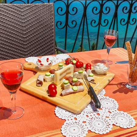 Aparthotel Kouros Hill