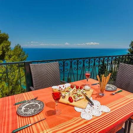 Hotel apartamentowy Kouros Hill Xirokástellon