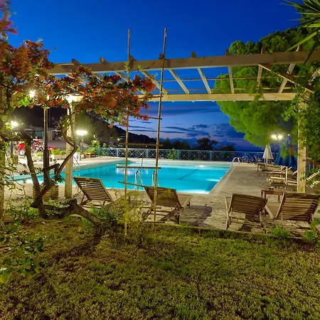 Hotel apartamentowy Kouros Hill Xirokástellon