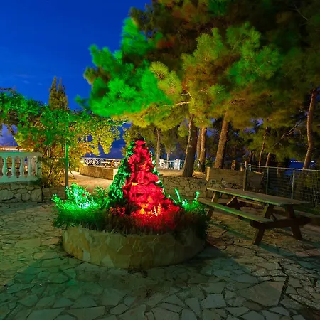 Kouros Hill Aparthotel