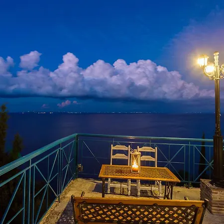 Hotel apartamentowy Kouros Hill