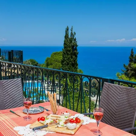 Kouros Hill Apart-hotel *