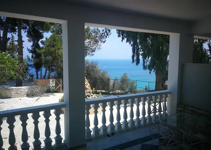 Kouros Hill Xirokástellon