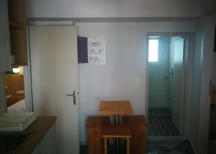 Kouros Hill Xirokástellon