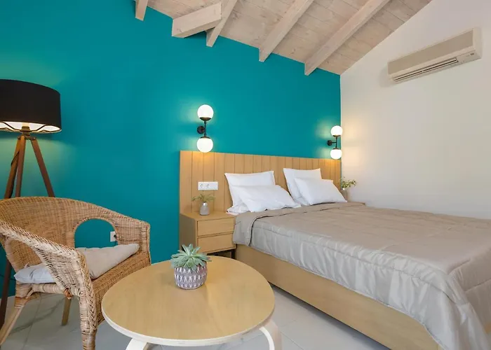 Kouros Hill Xirokástellon