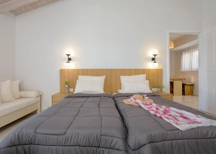 Kouros Hill Xirokástellon