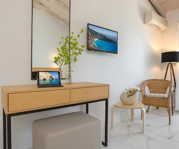 Kouros Hill Xirokástellon