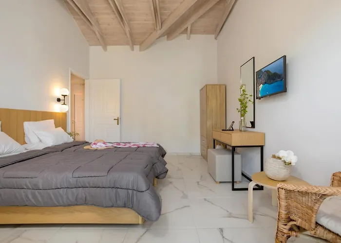 Kouros Hill Aparthotel Xirokástellon