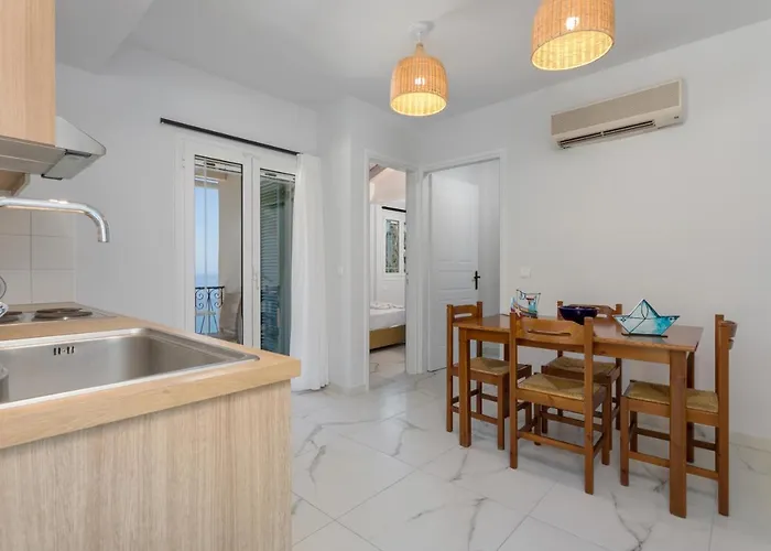 Kouros Hill Aparthotel Xirokástellon