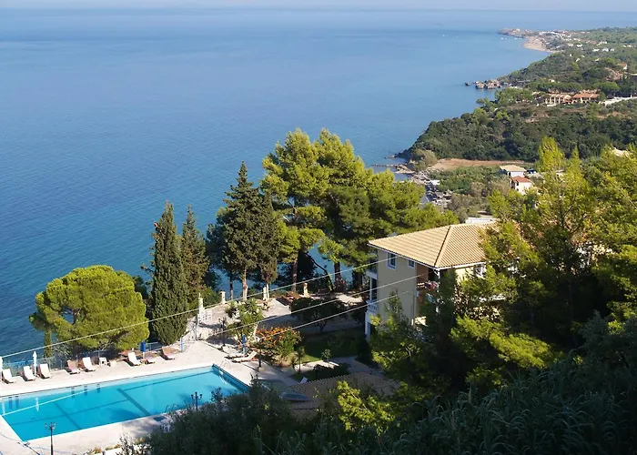 Kouros Hill Aparthotel Xirokástellon