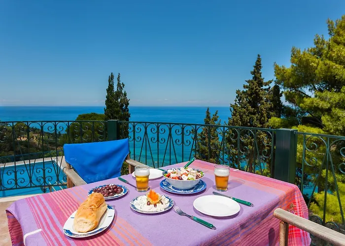 Kouros Hill Aparthotel Xirokástellon