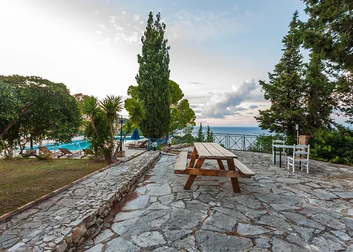 Kouros Hill Xirokástellon