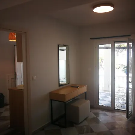 Apart Otel Kouros Hill Xirokástellon