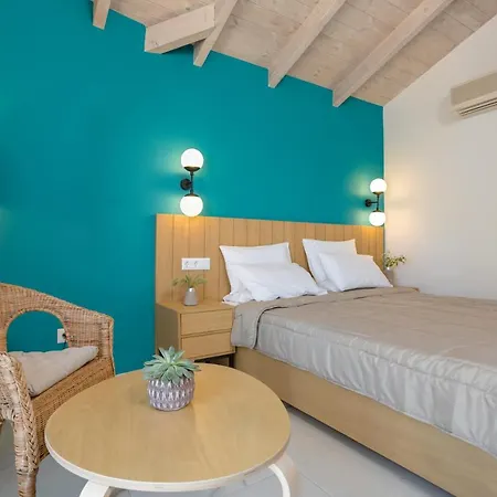 Kouros Hill Xirokástellon