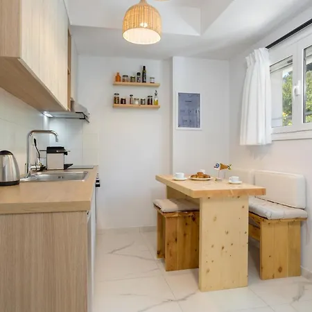 Kouros Hill * Xirokástellon