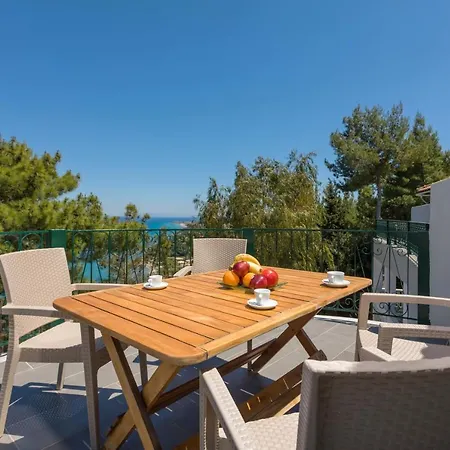 Kouros Hill Apart-hotel *