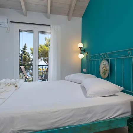 Kouros Hill Apart-hotel *