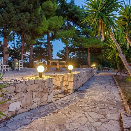 Kouros Hill * Xirokástellon