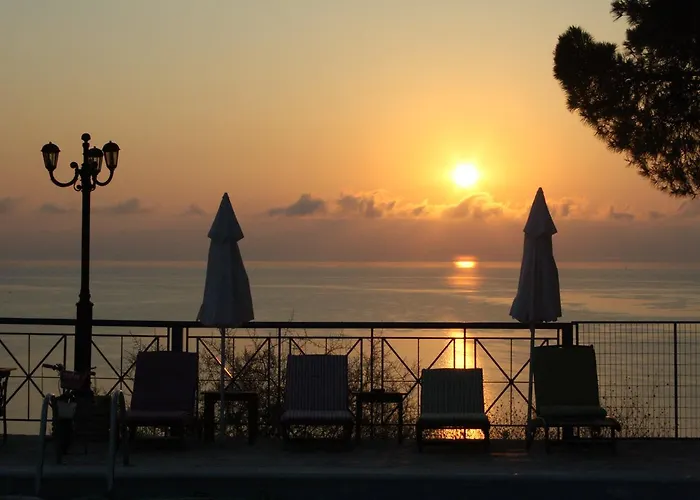 Hotel apartamentowy Kouros Hill *